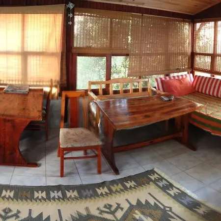 Keramos Homestay *